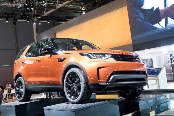 land-rover-discovery-5-paris-2016-02