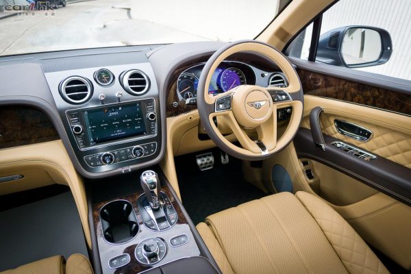 bentley-bentayga-2016-08a