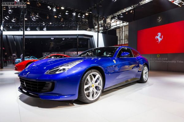 ferrari-gtc4-lusso-2016-03