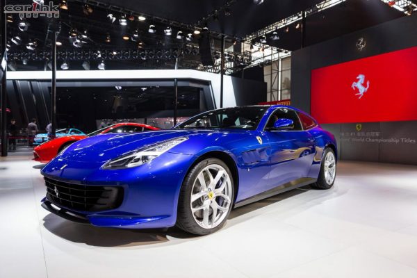 ferrari-gtc4-lusso-2016-03