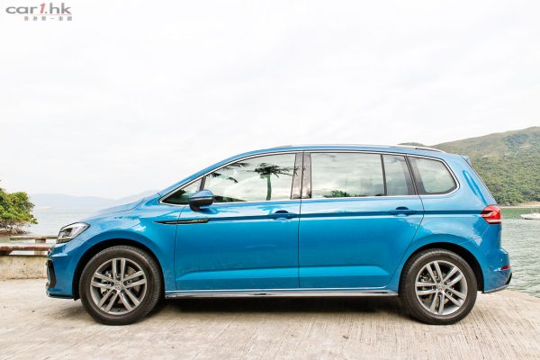 vw-touran-r-line-2016-review-03