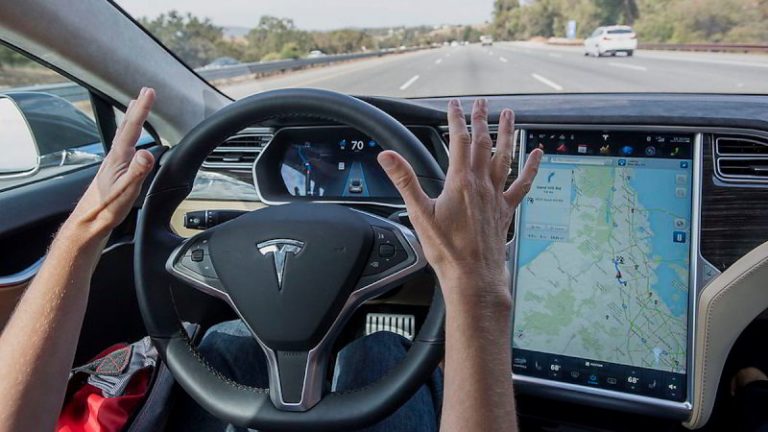 自動駕駛技術 Tesla 與 Apple 排包尾！