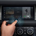 Jaguar Land Rover 開發免接觸式螢幕