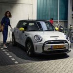 MINI ELECTRIC 正式開始接受預訂 以「一換一」購入只需 $329,800 起 MINI ELECTRIC 正式開始接受預訂 以「一換一」購入只需 $329,800 起