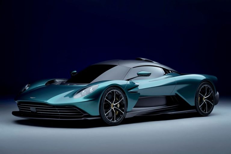 Aston Martin 950 匹超跑 Valhalla 量產版現身