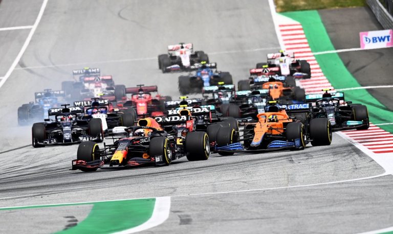 F1 2021 第9場奧地利站：紅牛領先平治17.5秒衝回終點！韋少領先咸美頓32分