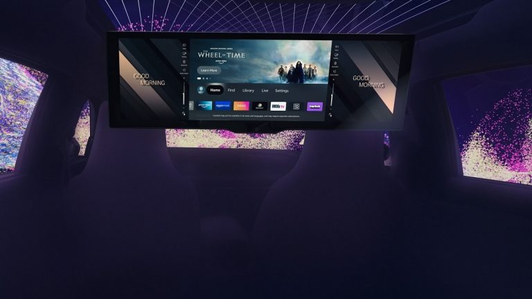 【影片】BMW 後座「Theater Screen」 31 吋 8K 劇院享受