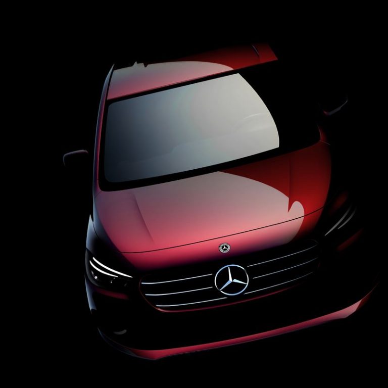 Mercedes-Benz 釋出 T-Class 預告照