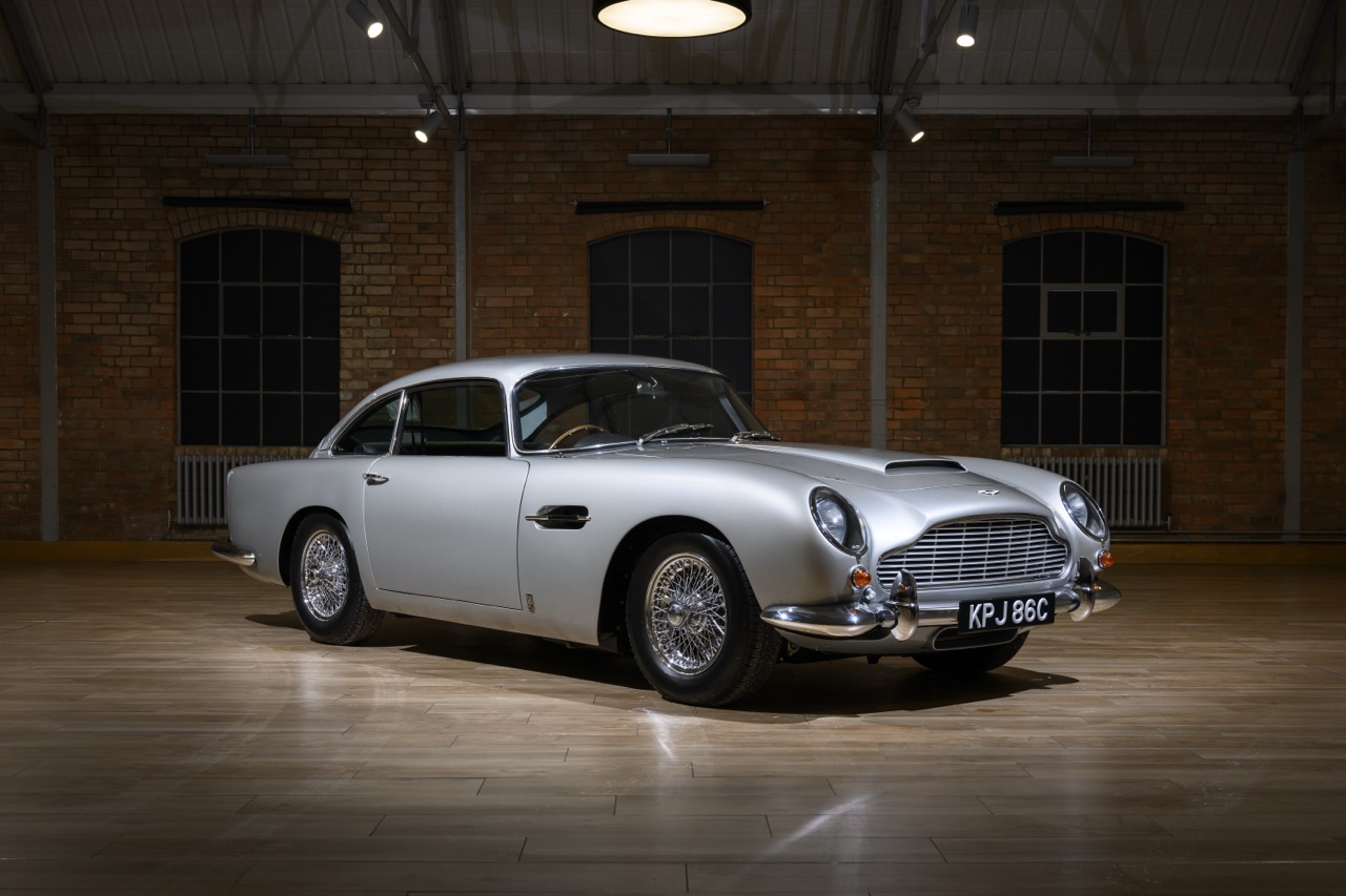 Aston Martin DB5 五十年後的華麗重生