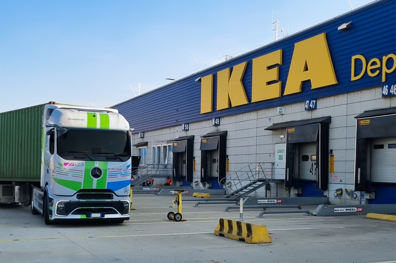 IKEA 與平治 eActros 600 聯手重寫意大利零碳法則