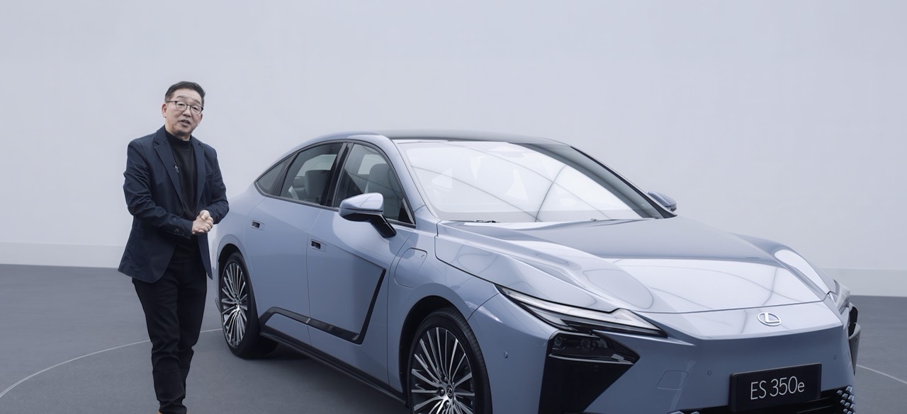 全新一代 LEXUS ES 打破傳統房車框架的「黃金比例」傑作
