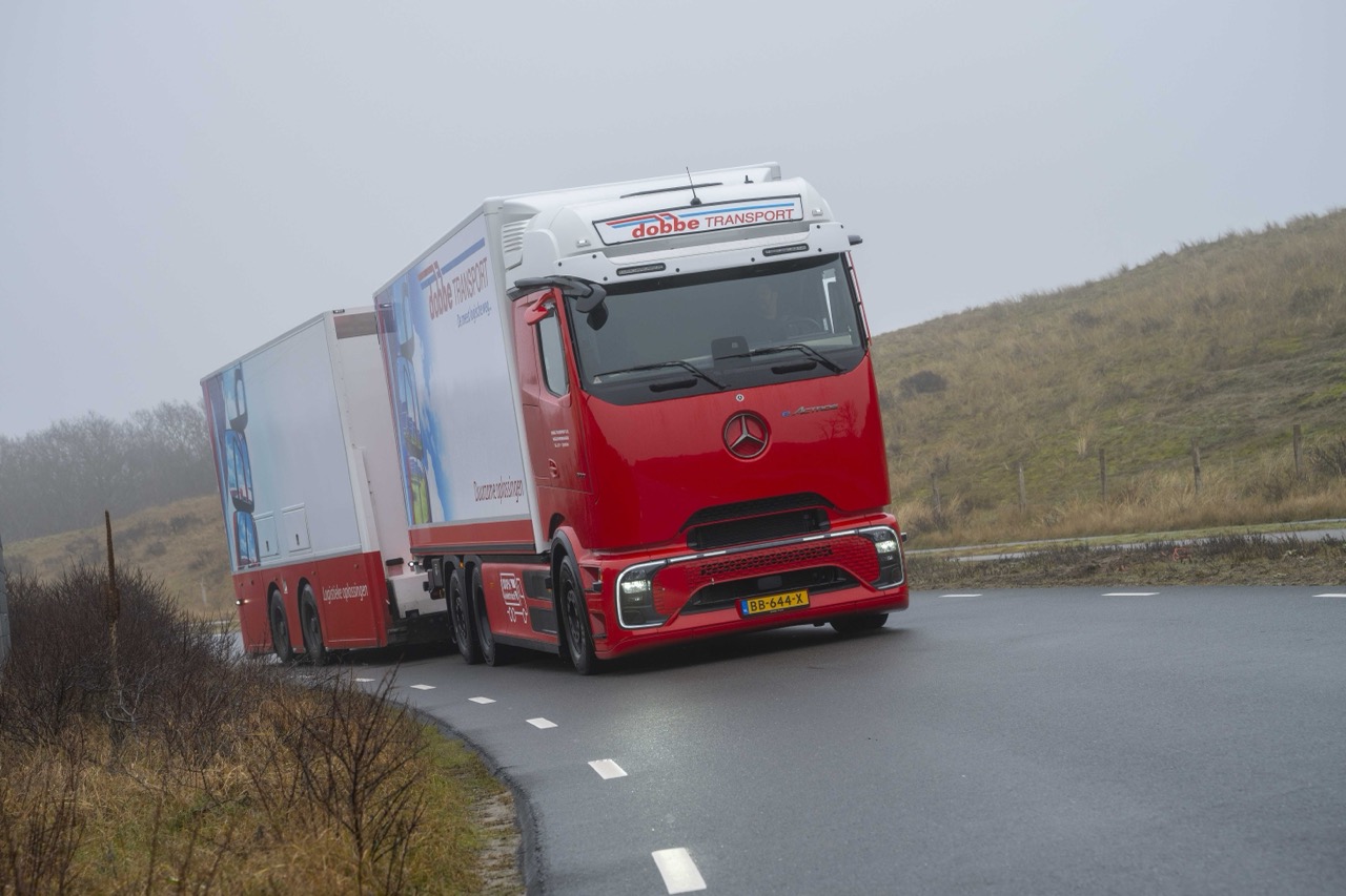 五十萬公里零排放的神話 Mercedes-Benz eActros 600 長途物流界新星