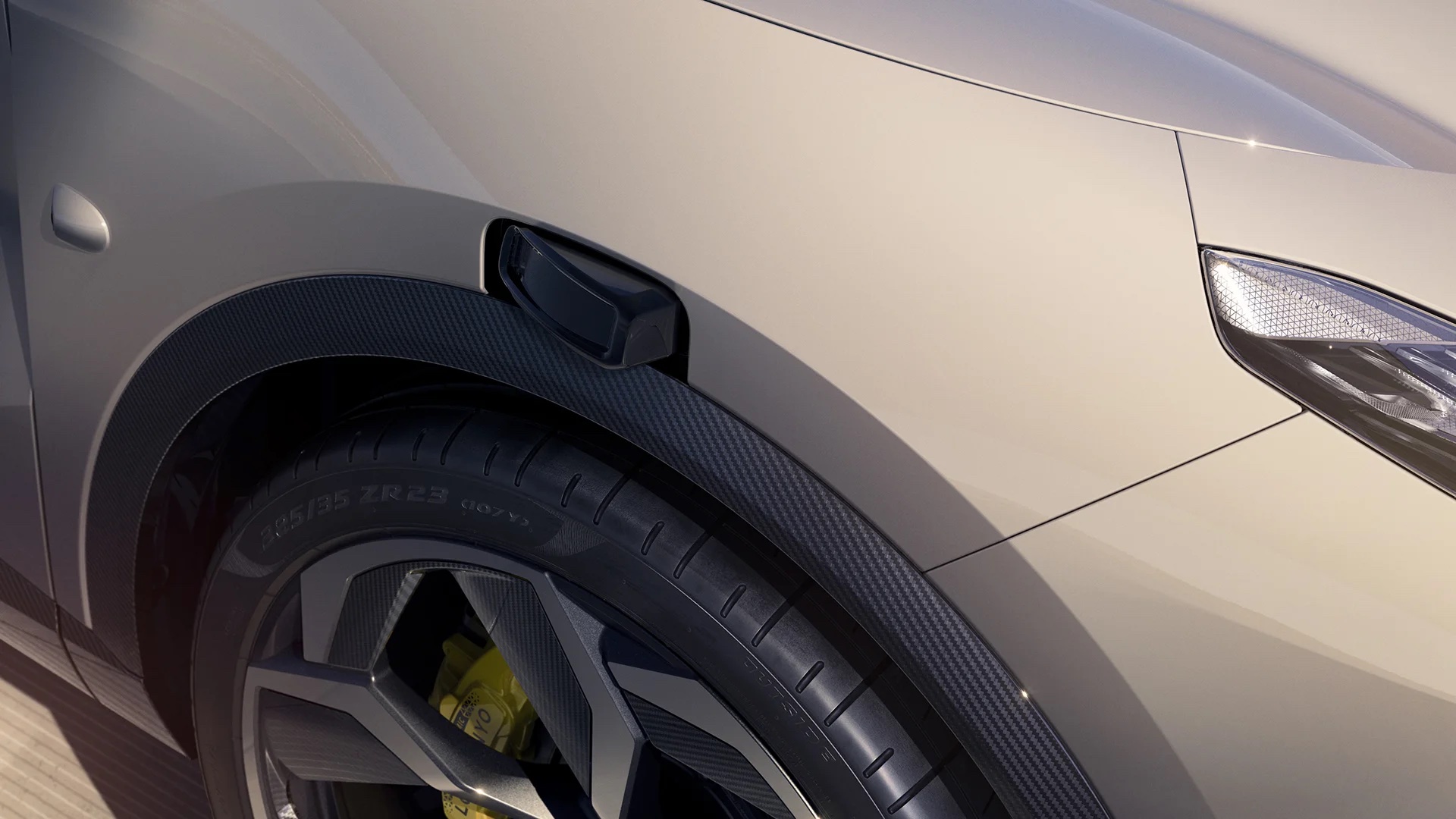 LOTUS Eletre 勇奪聯合國 R171 認證:定義全球 L2 智駕安全新標竿