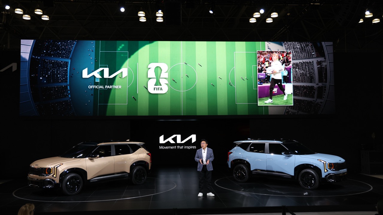 Kia 紐約現身全新 Seltos 增設油電版、EV3 續航破 500km