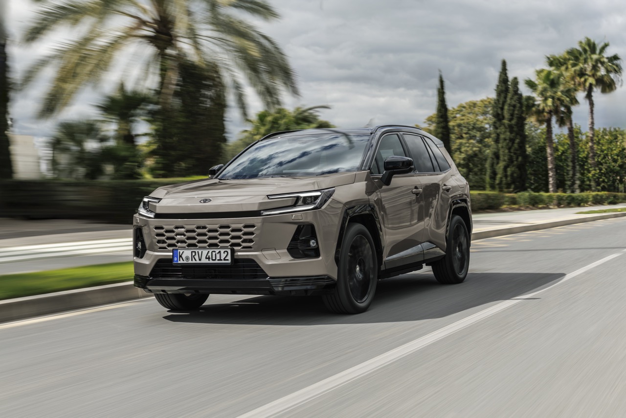 插混續航 137 公里!第六代 Toyota RAV4 英國售價公開