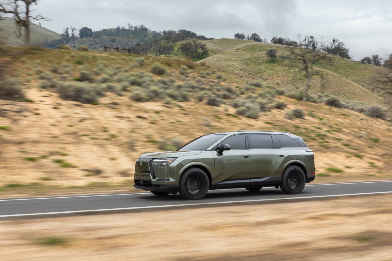 LEXUS 發表全新 TZ 三排座 SUV!將成日系 BEV 巔峰之作?