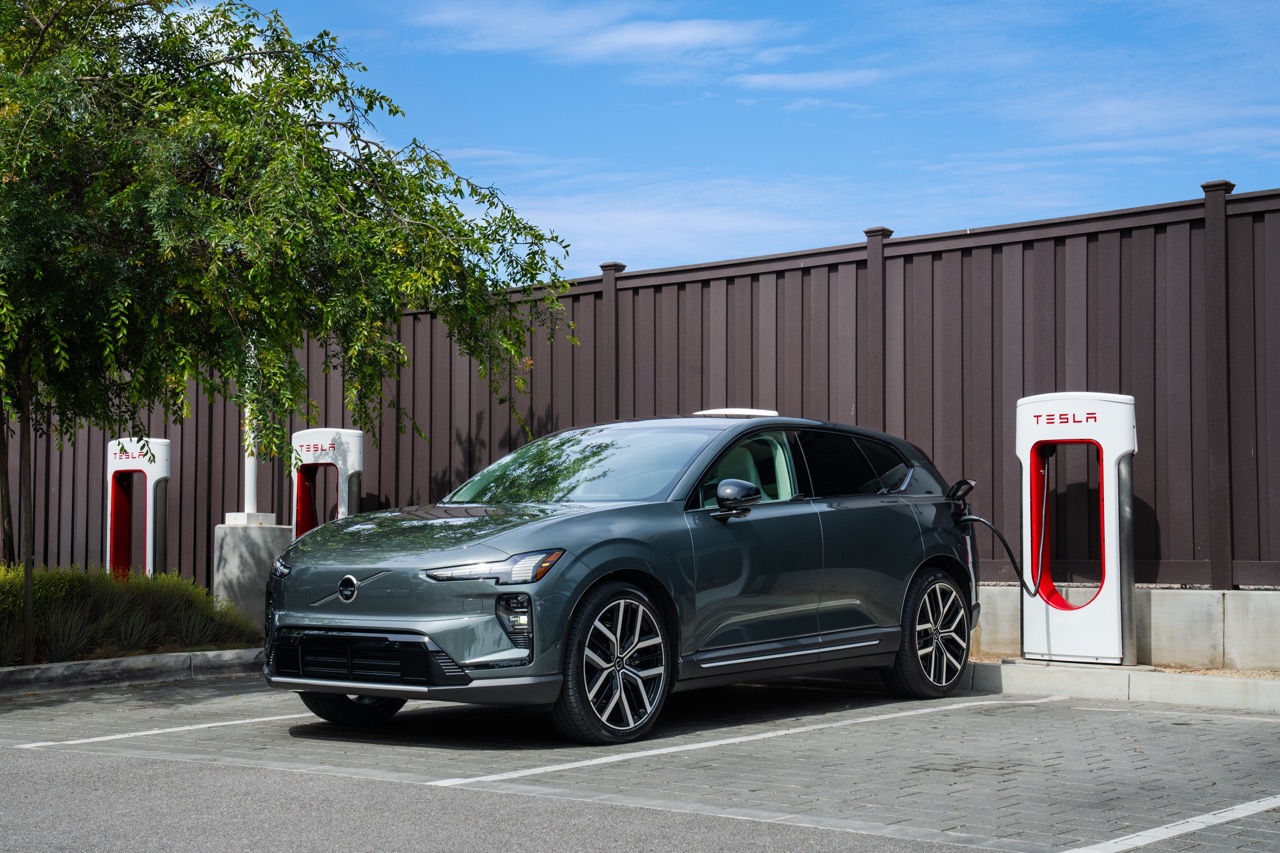 Volvo 全面進駐 Tesla 超級充電網絡