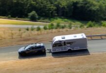 豐田純電巨獸 bZ4X Touring 拖住千五公斤重裝露營車!勇奪英國年度拖車大獎